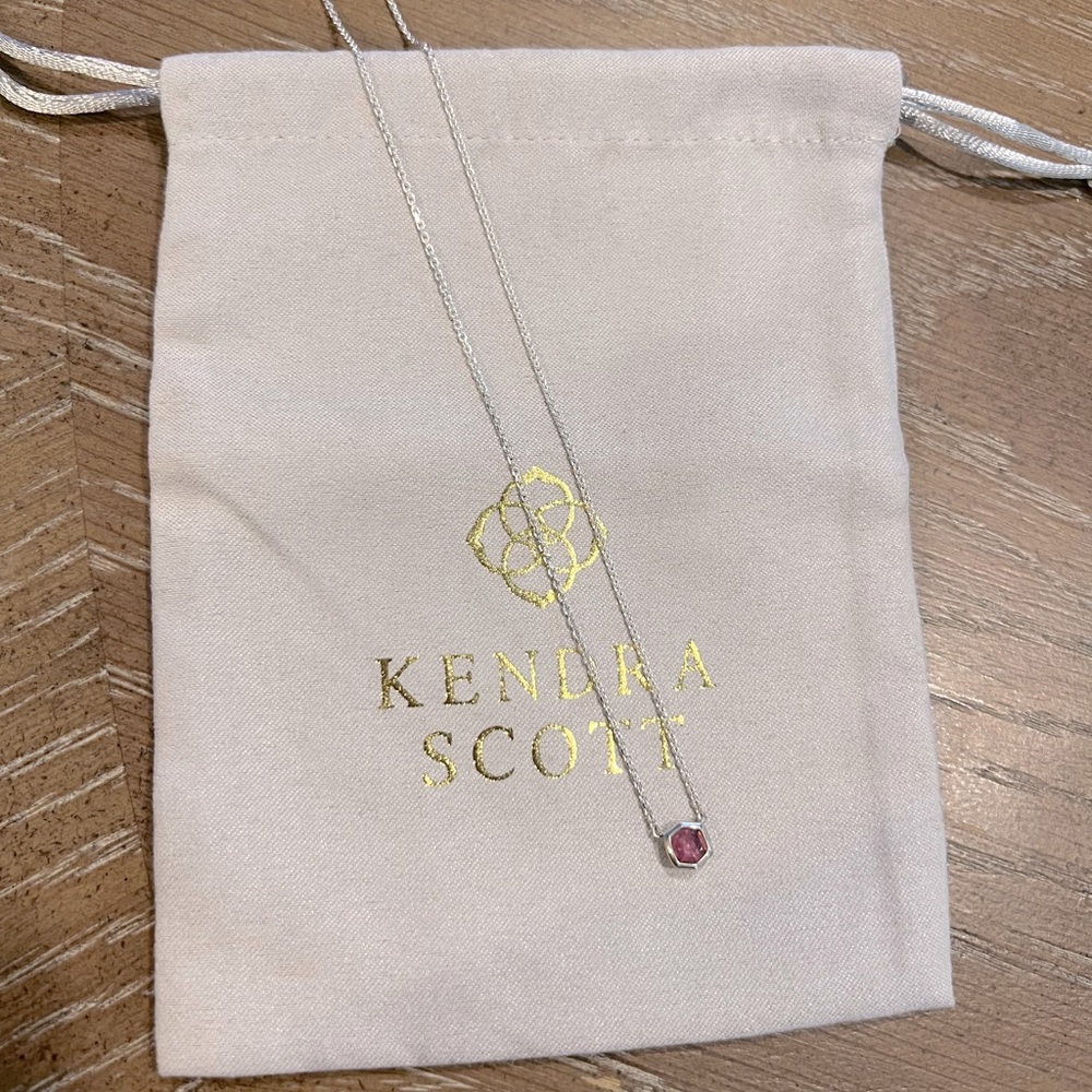 NWT Short Kendra Scott Necklace - Pink Stone / Silver